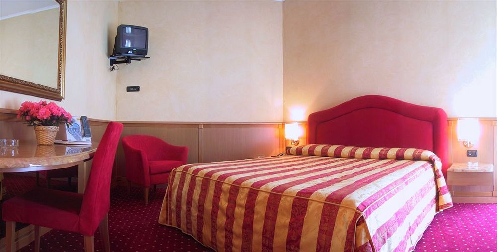 Airport Hotel Malpensa Lonate Pozzolo Phòng bức ảnh