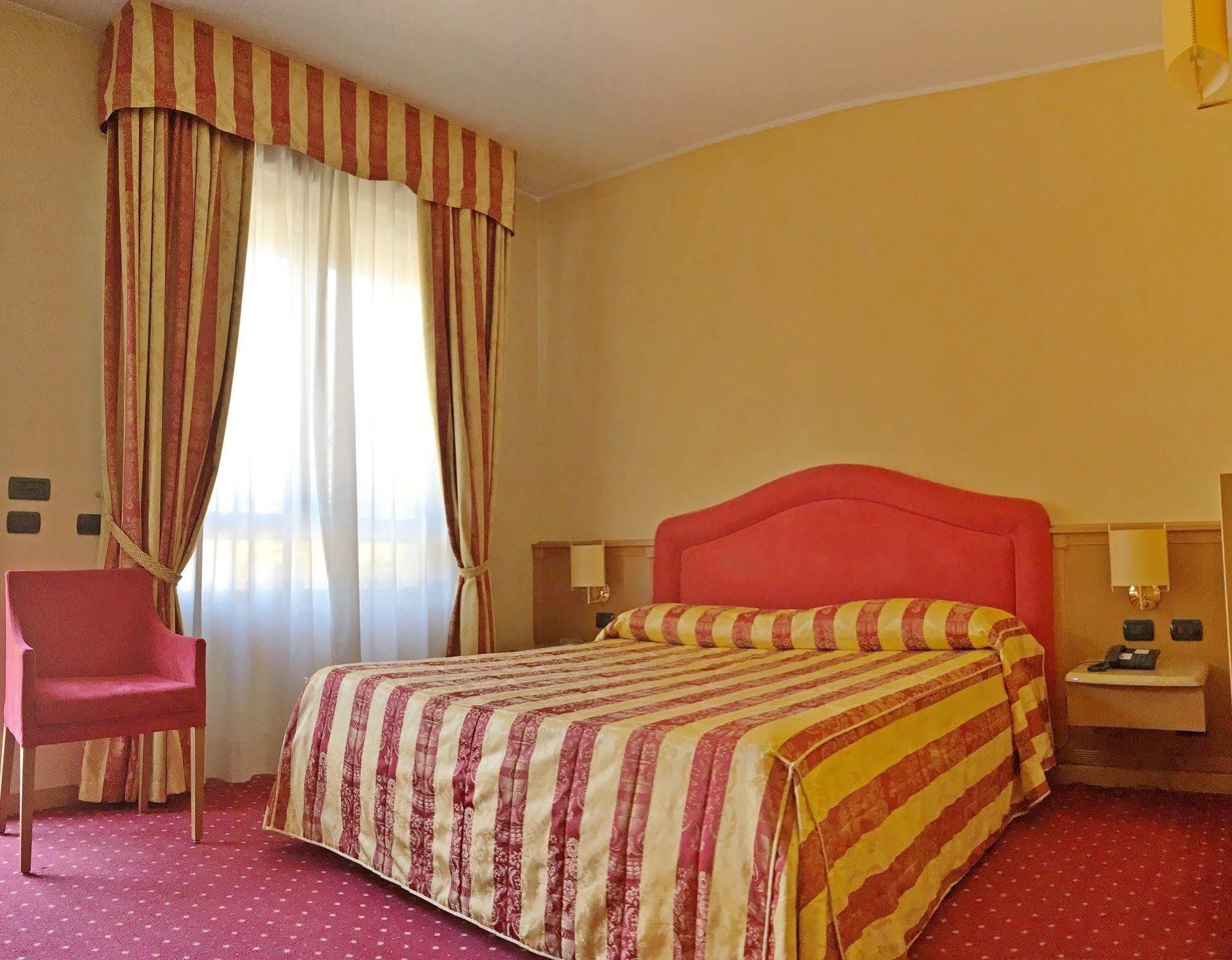 Airport Hotel Malpensa Lonate Pozzolo Ngoại thất bức ảnh