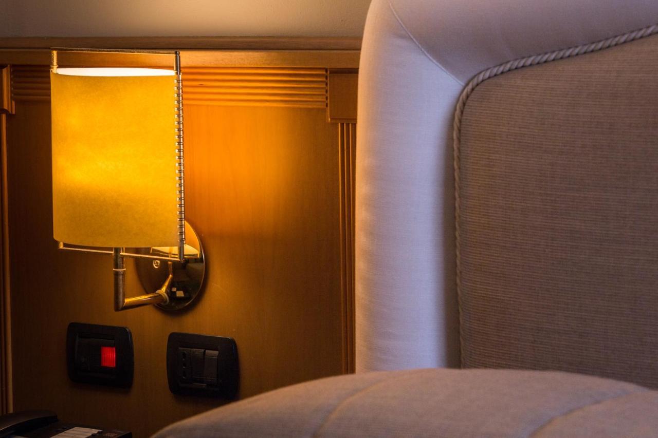 Airport Hotel Malpensa Lonate Pozzolo Ngoại thất bức ảnh