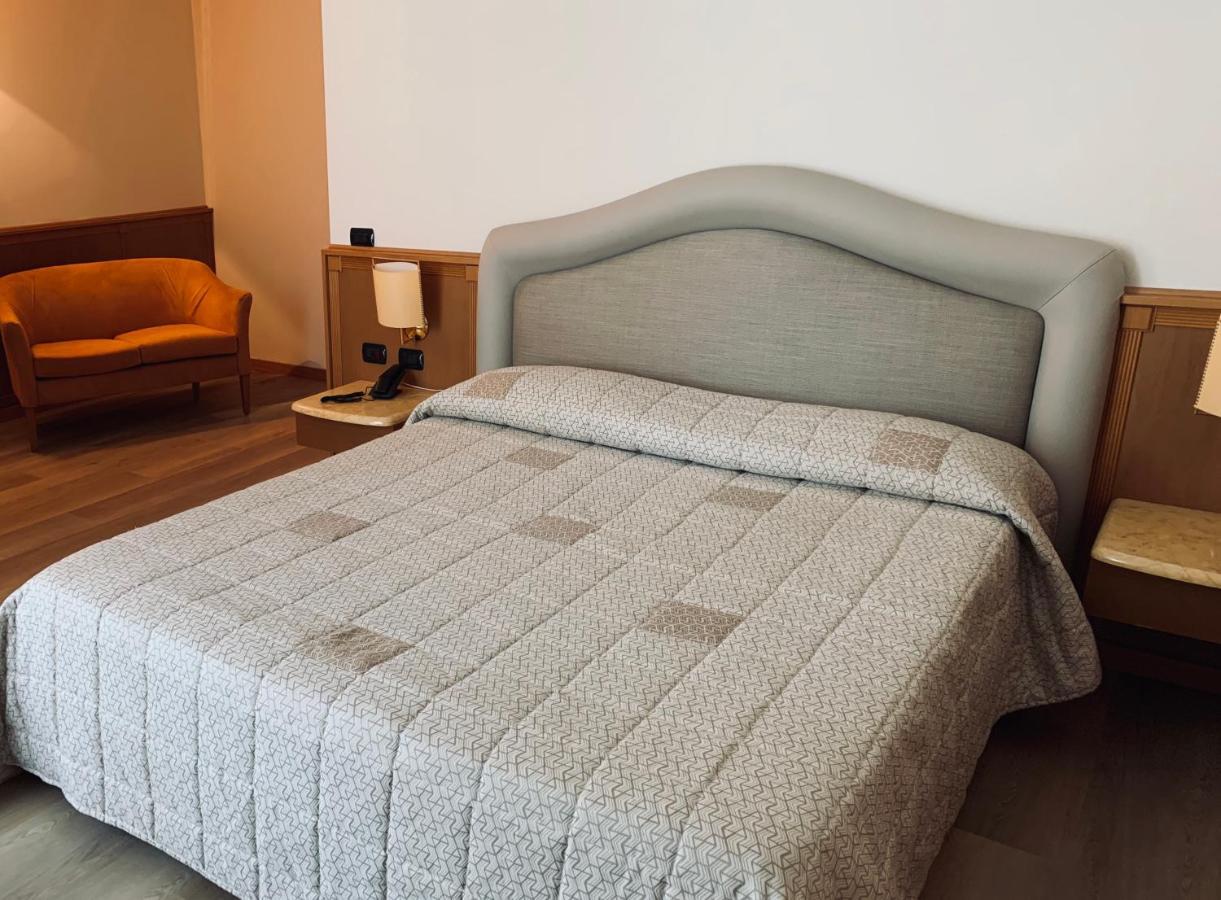 Airport Hotel Malpensa Lonate Pozzolo Ngoại thất bức ảnh