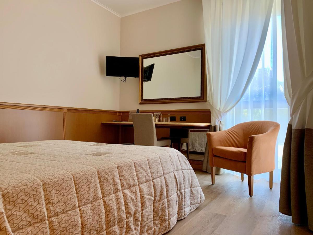 Airport Hotel Malpensa Lonate Pozzolo Ngoại thất bức ảnh