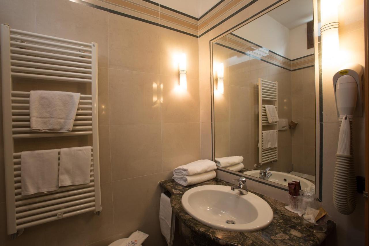 Airport Hotel Malpensa Lonate Pozzolo Ngoại thất bức ảnh